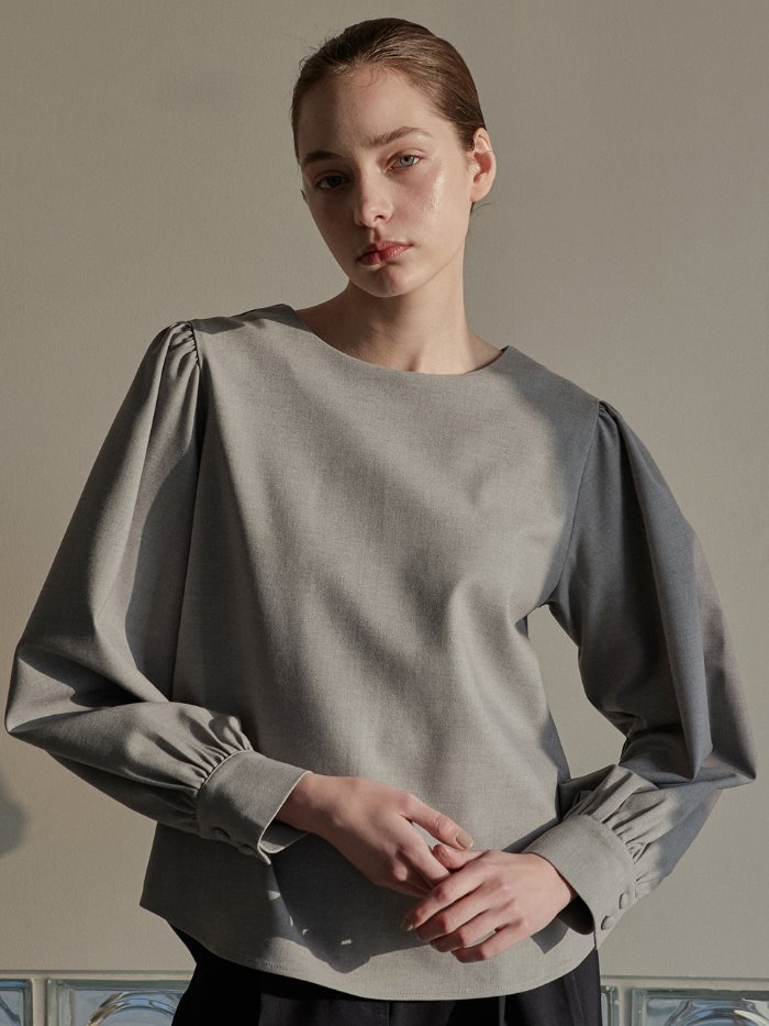 OU542 wool round shirring blouse (gray)