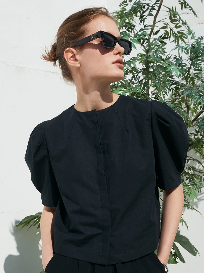 OU652 linen hidden puff blouse (black)
